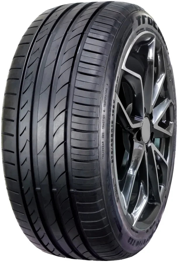 Tracmax X Privilo TX3 235/40-19